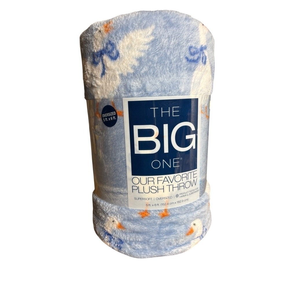 NWT - SILLY GOOSE The Big One Supersoft Blue & White Geese Plush Blanket 5'x6'